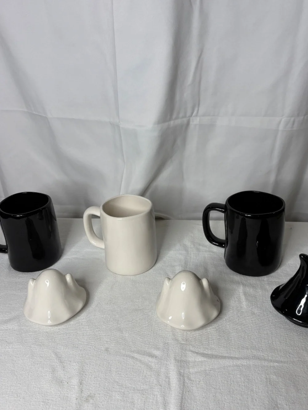 3 Rae Dunn Halloween Coffee Mugs +Lids Spooky/Gnome,Eek/Ghost,Boo/Ghost Artisan
